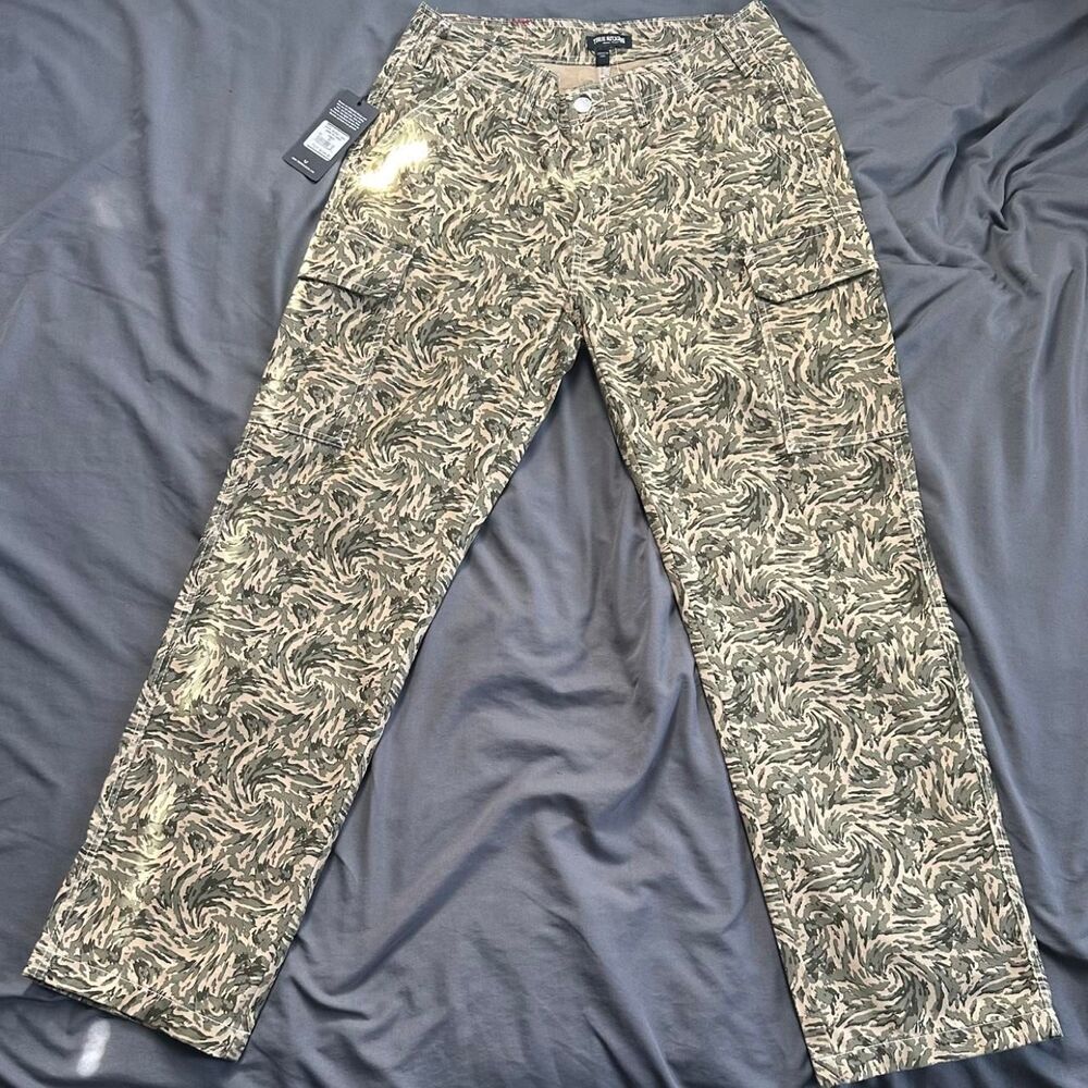 True Religion "Camo SN Cargo" Pants